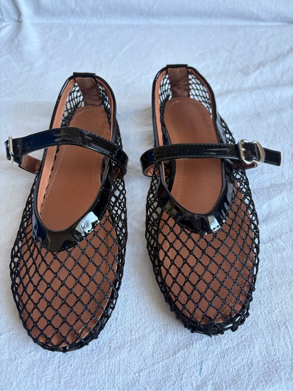 Black Mesh Flats with Patent Strap - Women, comodidad